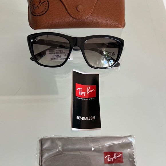 Ray-Ban ® RB4154 Gray Gradient Sunglasses main image 9